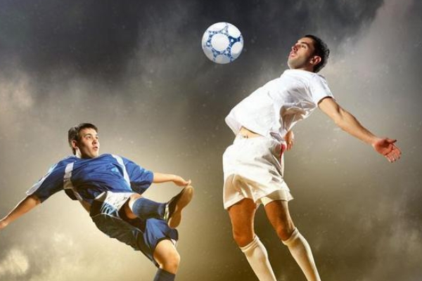 為什么足球球員的薪資都很高？