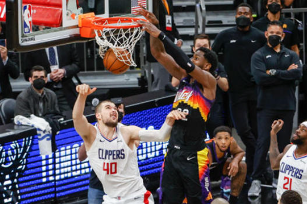 籃球比賽中常見的戰(zhàn)術(shù)有哪些？