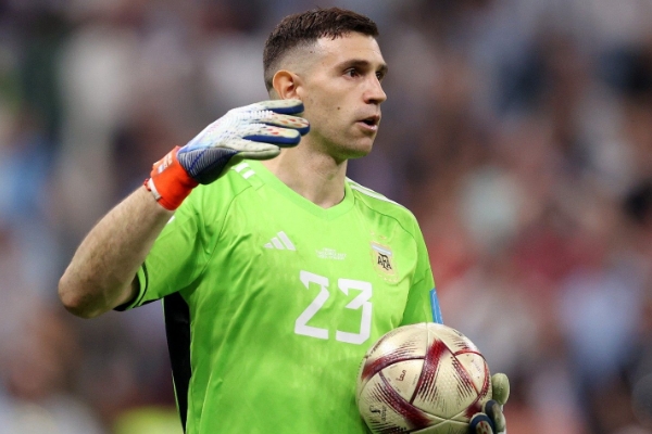 莫佩調侃撞傷萊諾成就大馬?。骸半y道他不應該對我心存感激嗎？”