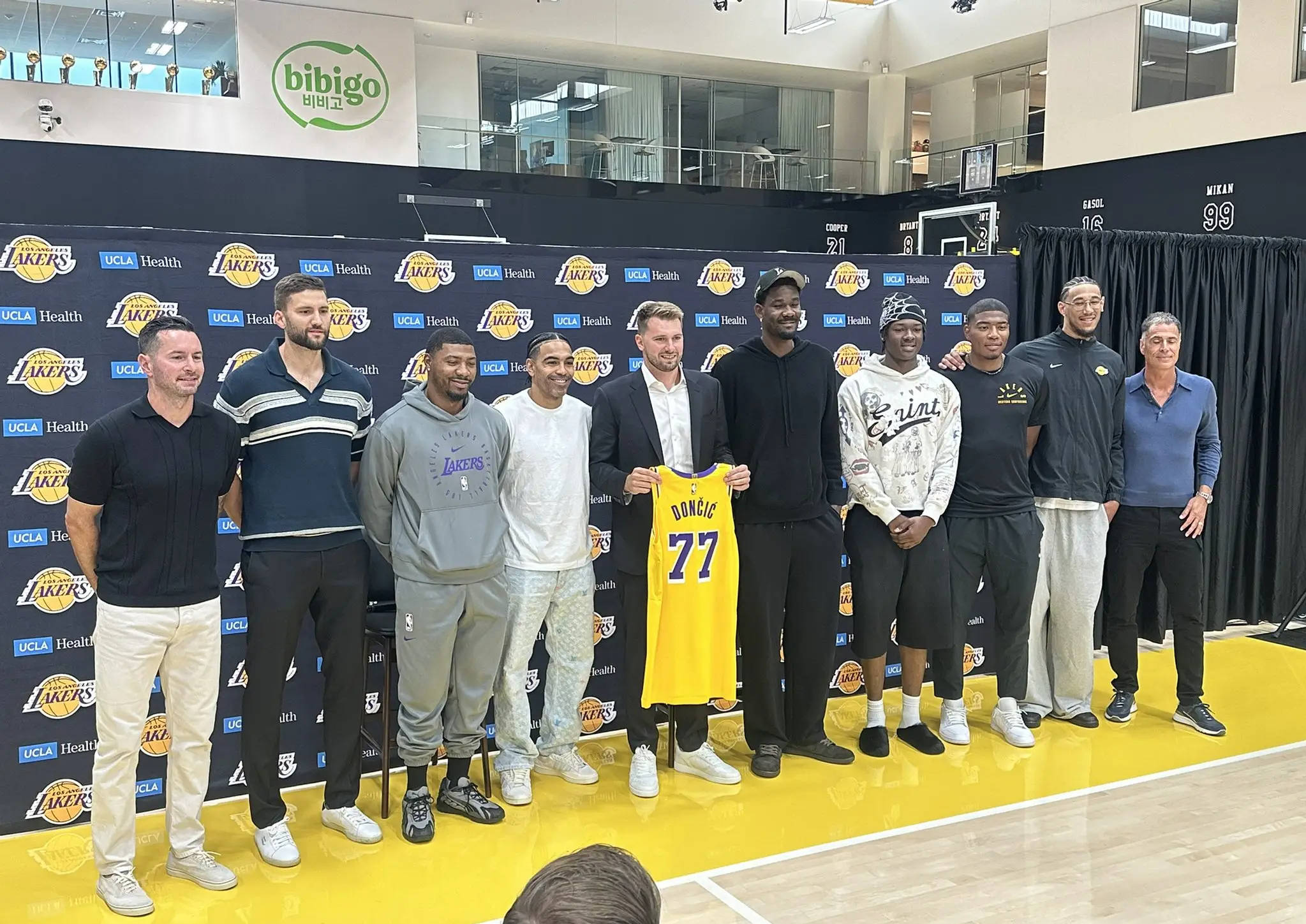 詹姆斯沒(méi)有祝賀唐西奇 但給他打電話(huà)給他一個(gè)視頻電話(huà)